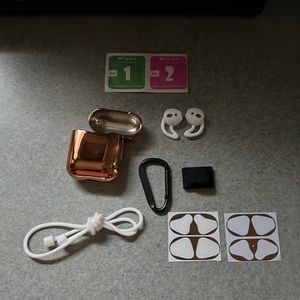 COPY - COPY - COPY - AirPods case with clip for first & second gen
